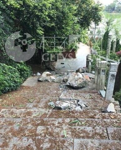 49图库下载-49图库港澳正版下载和300斤巨石砸中汽车与巨石砸死